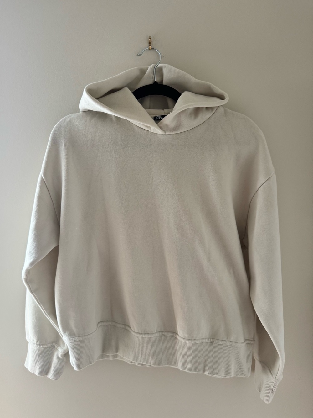 Zara Women’s Off-White Hooded Pullover Sweatshirt